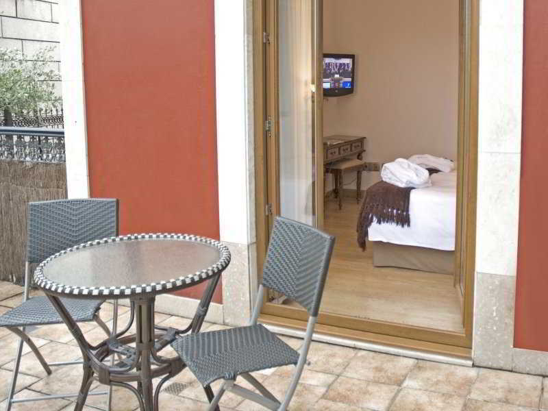Ayre Hotel Alfonso II Oviedo Rum bild